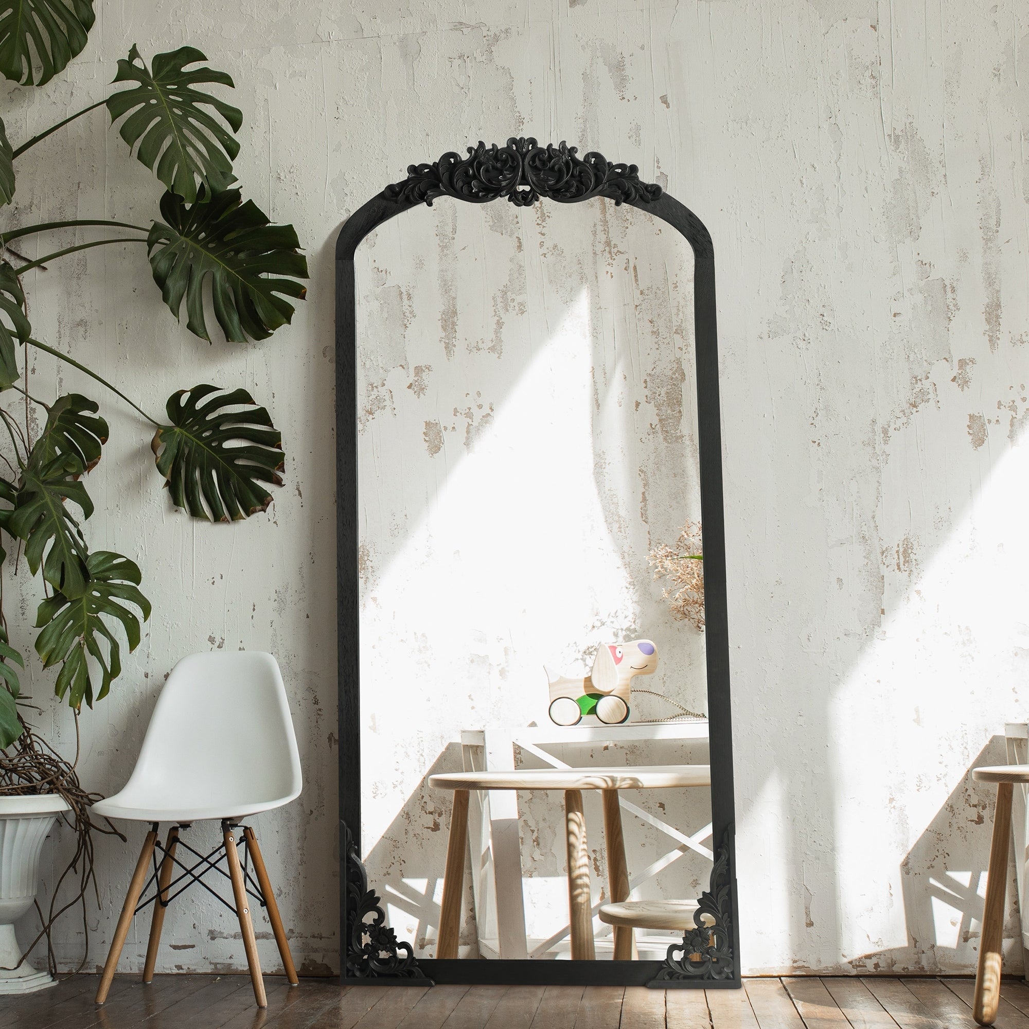 Arched Full-Length Solid Wood Carving Floor Mirror
